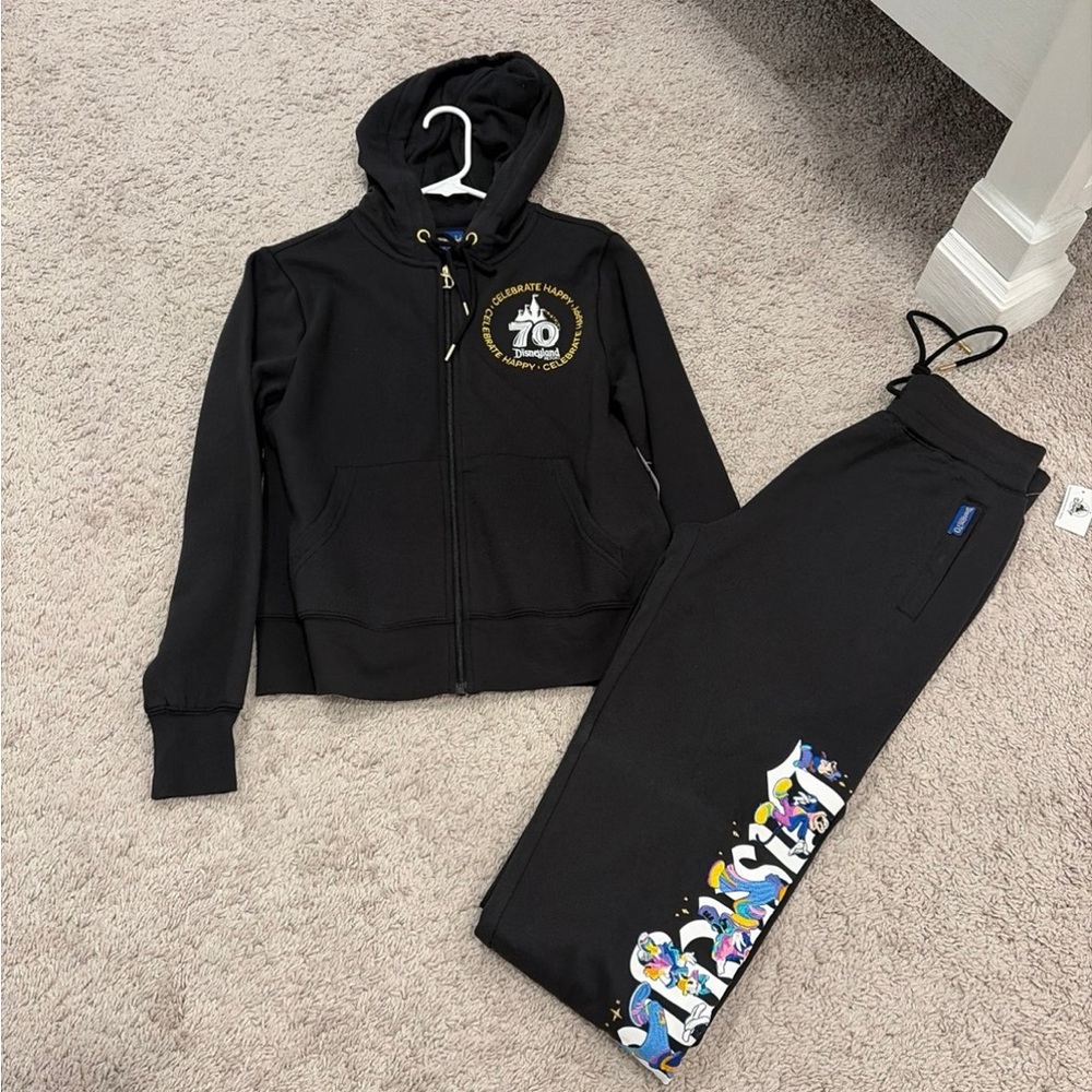 NWT Disneyland’s Resort 70th Celebration Lounge Set